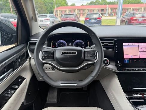 Used 2024 Jeep Wagoneer Series II w/ Flexible Seating Group RWD image 35