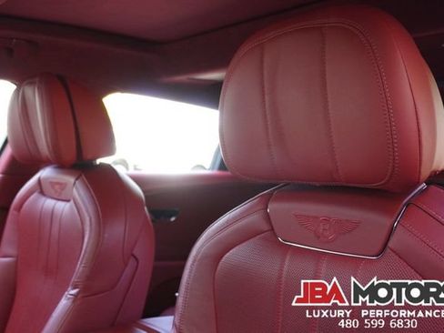 Used 2023 Bentley Flying Spur Plug-In Hybrid AWD/4WD image 23