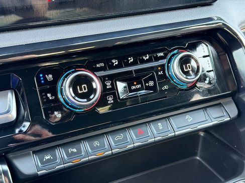 Used 2024 GMC Sierra 1500 AT4 w/ Technology Package image 15