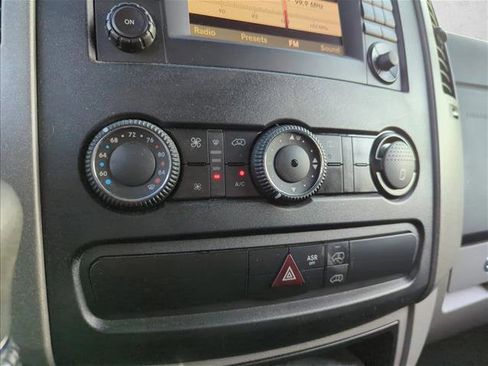 Used 2017 Mercedes-Benz Sprinter 2500 image 12