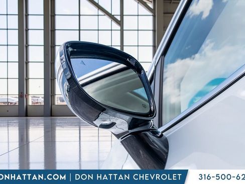 Used 2023 Chrysler Pacifica Limited FWD image 39