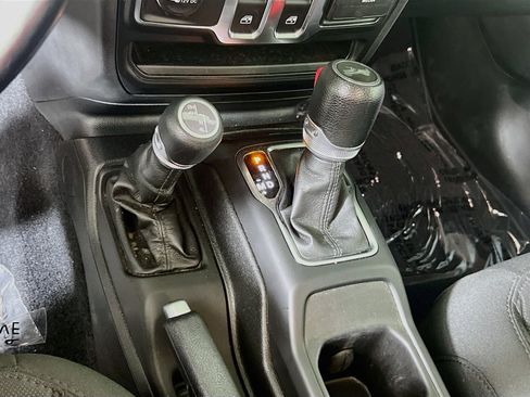 Used 2023 Jeep Wrangler Sport AWD/4WD image 16