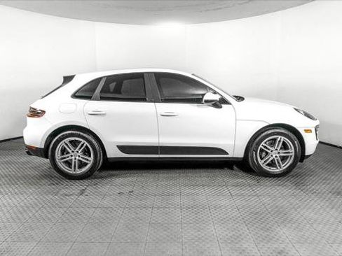 Used 2018 Porsche Macan Sport Edition w/ Driver Memory Package image 9