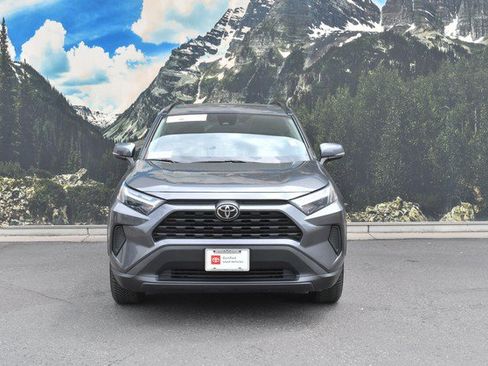 Used 2022 Toyota RAV4 XLE w/ Convenience Package FWD image 5