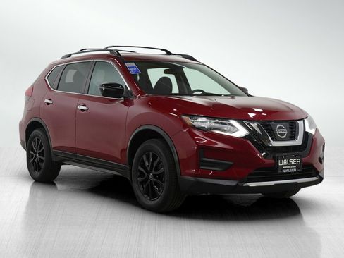 Used 2017 Nissan Rogue SV w/ Midnight Edition image 7