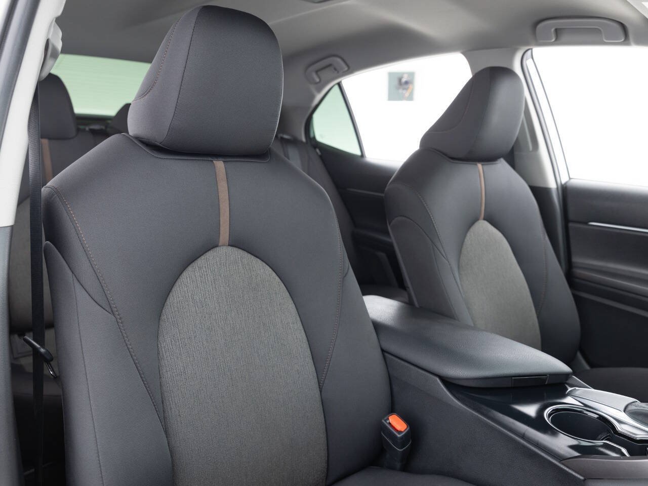 Used 2020 Toyota Camry LE FWD image 26