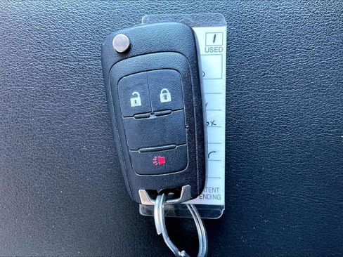 Used 2017 Chevrolet Equinox LT w/ Driver Confidence Package II image 23