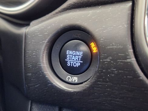 Used 2017 Jeep Grand Cherokee Altitude image 26