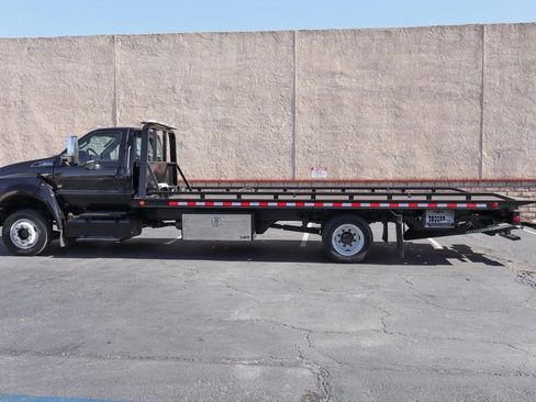 Used 2023 Ford F650 2WD Regular Cab Super Duty image 5