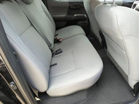 Used 2019 Toyota Tacoma SR5 RWD image 18