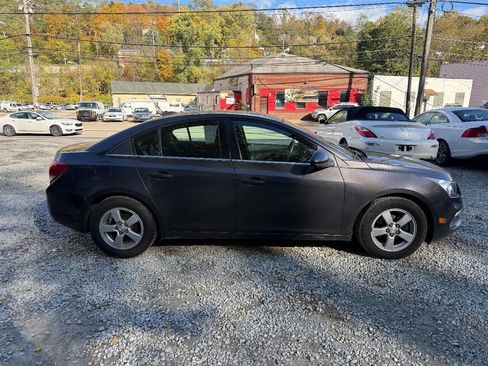 Used 2016 Chevrolet Cruze LT image 8
