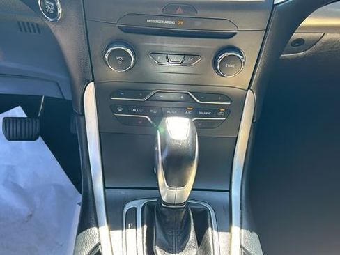 Used 2017 Ford Edge SEL w/ Equipment Group 201A AWD/4WD image 21