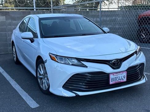 Used 2019 Toyota Camry LE FWD image 2