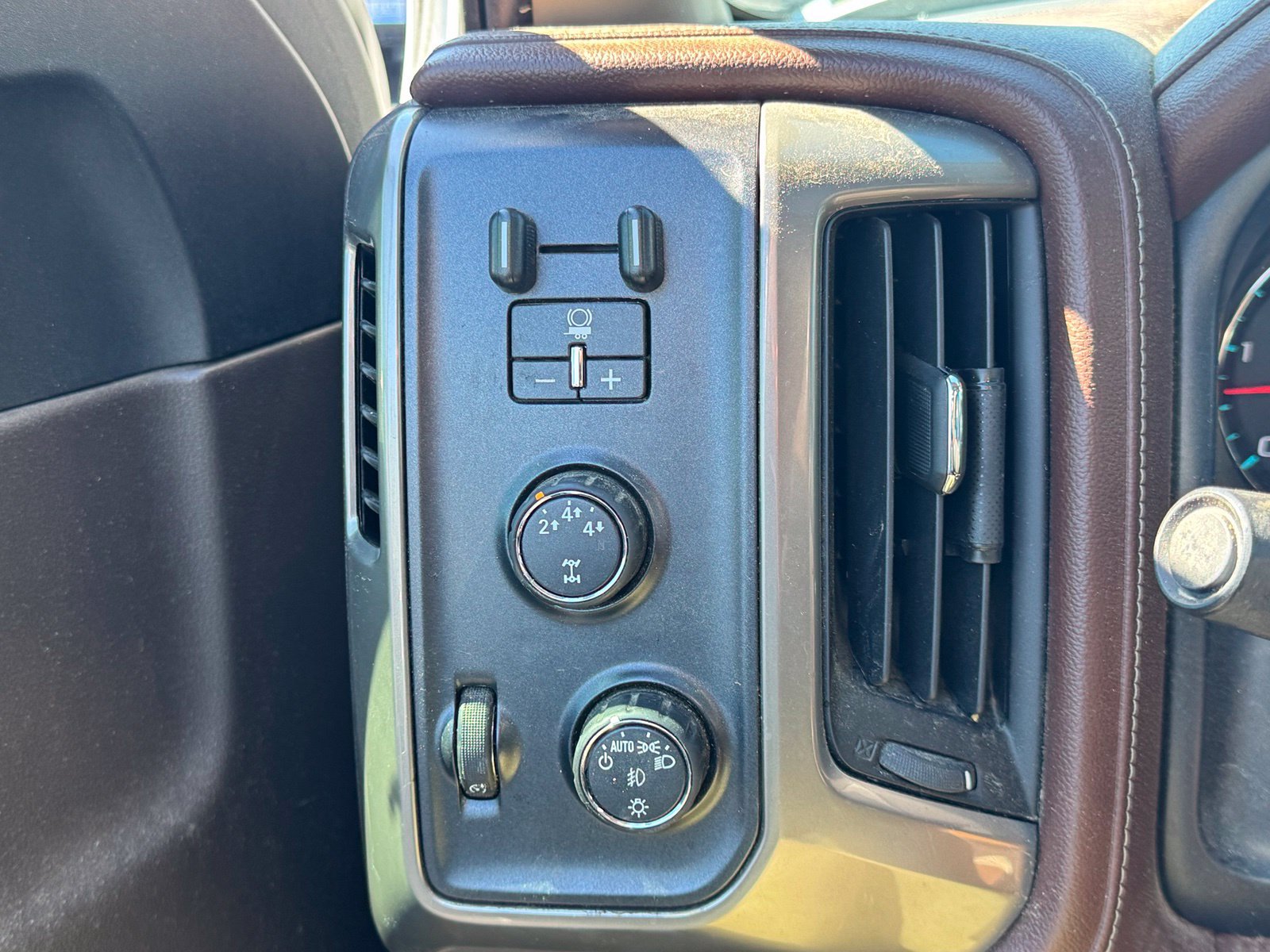 Used 2016 Chevrolet Silverado 3500 High Country w/ Duramax Plus Package AWD/4WD image 17