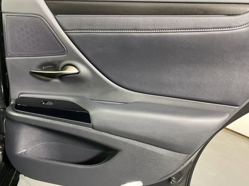 Certified 2024 Lexus ES 350 w/ Premium Package image 32