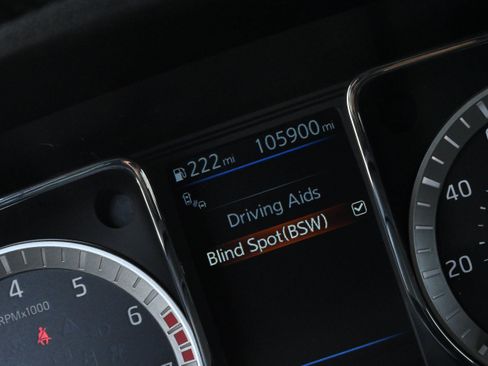 Used 2019 Nissan Titan SV w/ SV Convenience Package RWD image 26