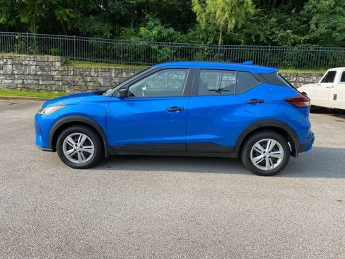 Used 2025 Nissan Kicks Play S FWD image 4