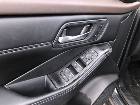 Used 2023 Nissan Rogue SL w/ SL Premium Package image 13