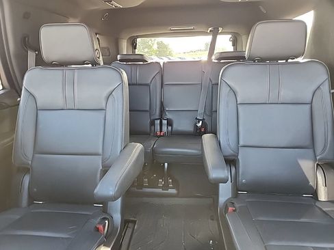 Used 2021 Chevrolet Tahoe RST w/ Luxury Package AWD/4WD image 38