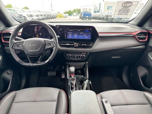 Used 2025 Chevrolet TrailBlazer RS w/ Convenience Package FWD image 10