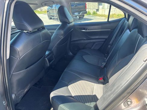 Used 2019 Toyota Camry SE image 16
