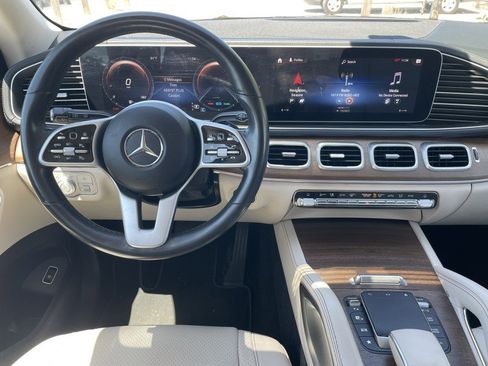Used 2021 Mercedes-Benz GLS 450 4MATIC image 17