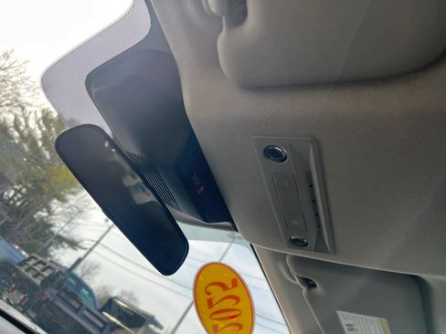 Used 2025 Nissan Kicks SV image 26