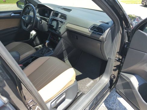 Used 2023 Volkswagen Tiguan SE FWD image 34