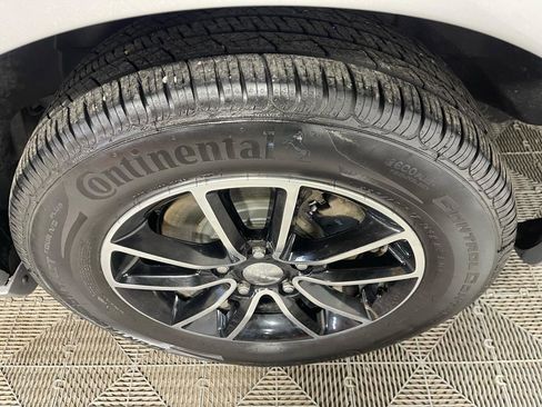 Used 2017 Dodge Grand Caravan GT image 19