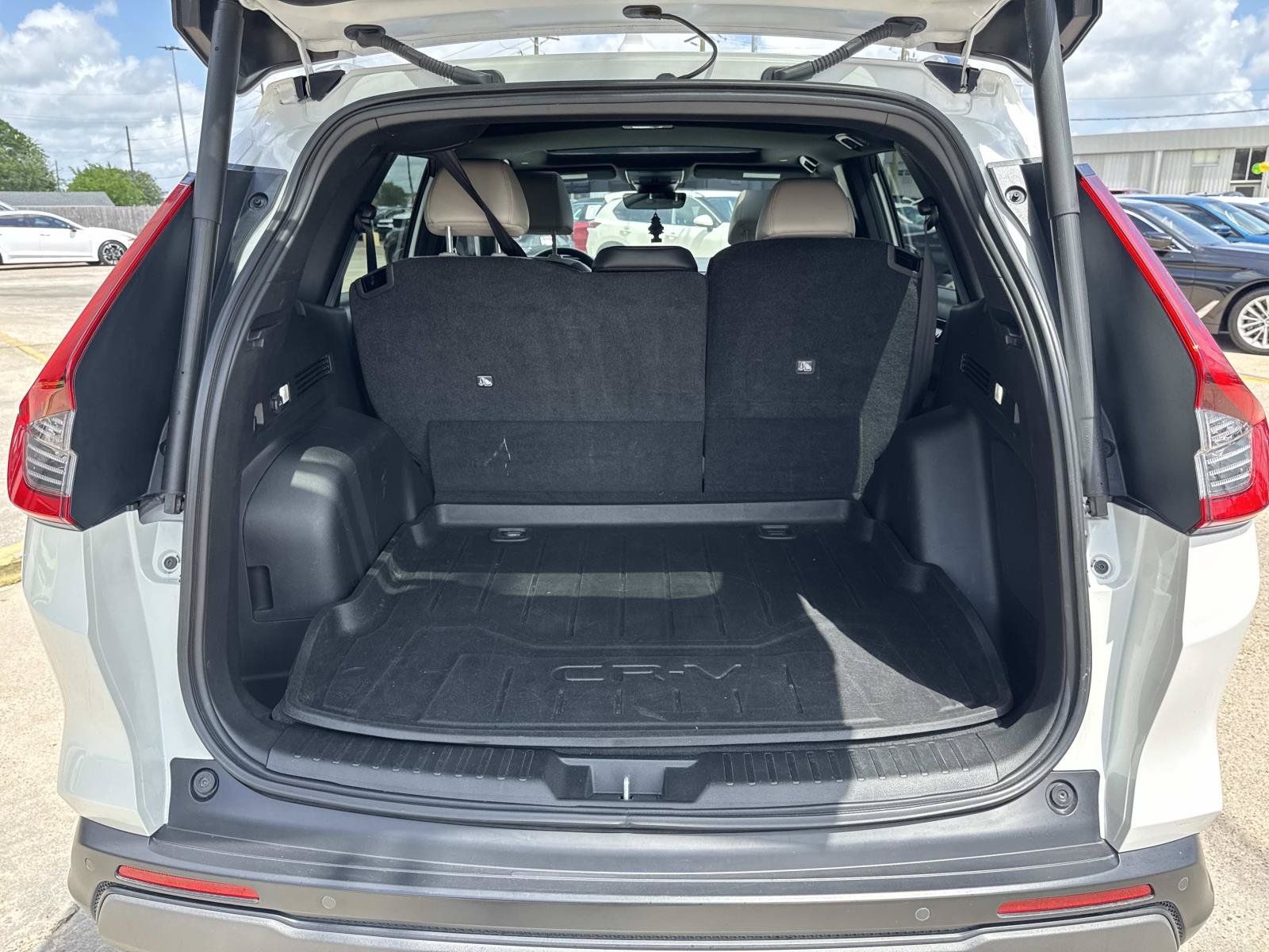 Used 2024 Honda CR-V Sport Touring image 8