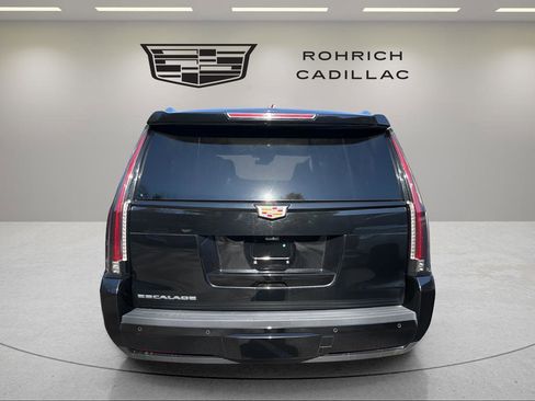 Used 2020 Cadillac Escalade Luxury w/ Escalade Sport Edition AWD/4WD image 4