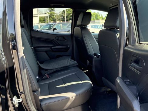 Used 2025 Chevrolet Colorado Trail Boss AWD/4WD image 11