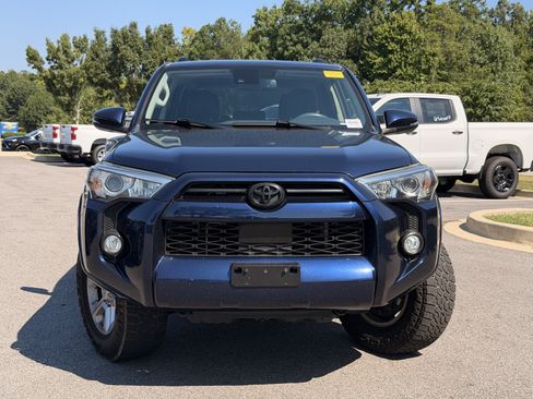 Used 2020 Toyota 4Runner SR5 Premium w/ Moonroof Package AWD/4WD image 6