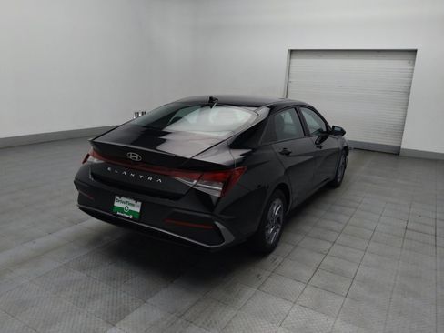 Used 2024 Hyundai Elantra SEL image 9