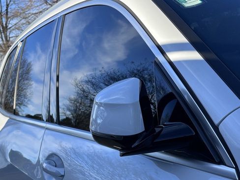 Used 2023 BMW X5 xDrive40i w/ Premium Package image 4