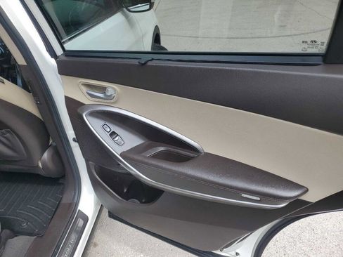 Used 2017 Hyundai Santa Fe Limited image 25