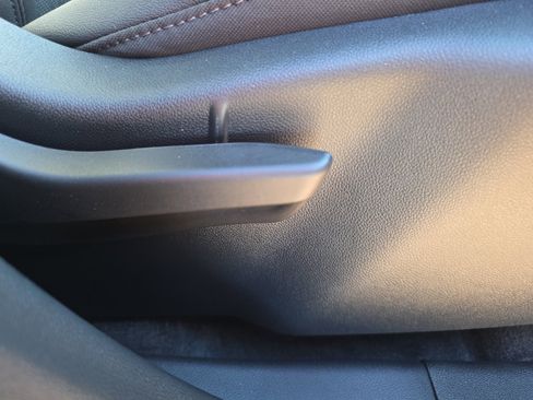 New 2026 Chevrolet Equinox LT w/ Convenience Package II image 25