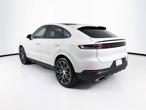 Certified 2025 Porsche Cayenne Coupe AWD/4WD image 3
