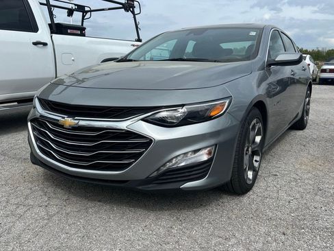 Used 2024 Chevrolet Malibu LT image 3