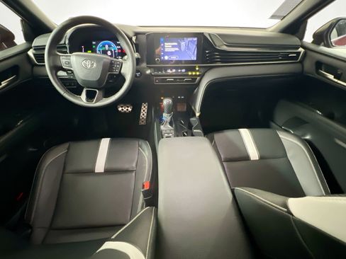 Used 2025 Toyota Camry SE FWD image 29