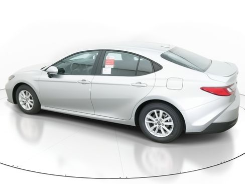 New 2026 Toyota Camry LE image 4