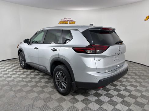 Certified 2024 Nissan Rogue S FWD image 3
