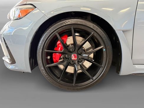 Used 2024 Honda Civic Type R image 9