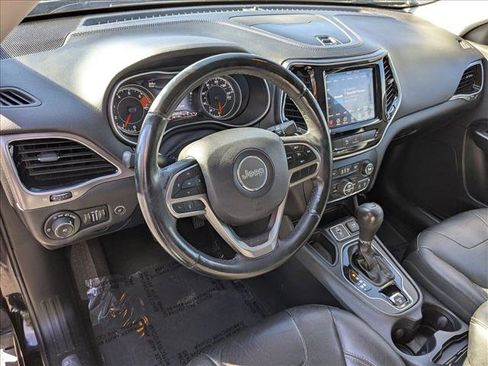 Used 2019 Jeep Cherokee Limited image 10