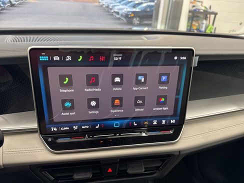 New 2026 Volkswagen Tiguan SE AWD/4WD image 9