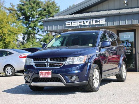 Used 2017 Dodge Journey SXT w/ Comfort/Convenience Group AWD/4WD image 1