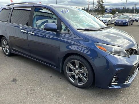 Used 2020 Toyota Sienna SE FWD image 3