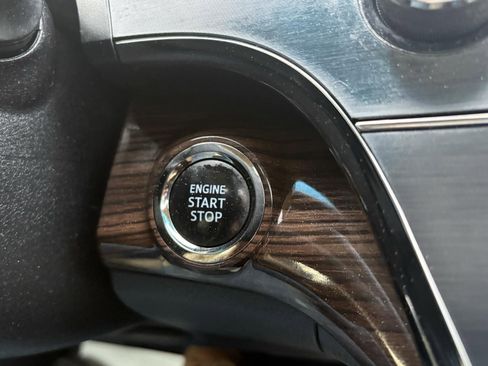 Used 2014 Toyota Avalon XLE image 34