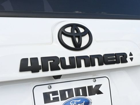 Used 2024 Toyota 4Runner SR5 Premium w/ Moonroof Package AWD/4WD image 18
