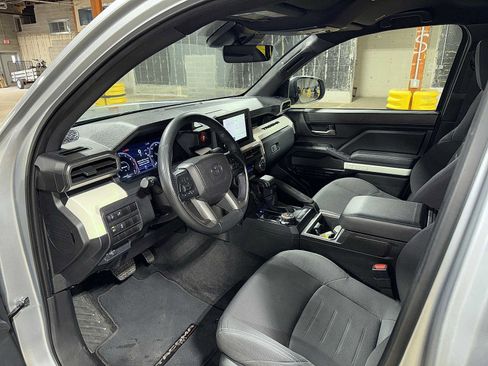 Used 2024 Toyota Tacoma TRD Off-Road image 28